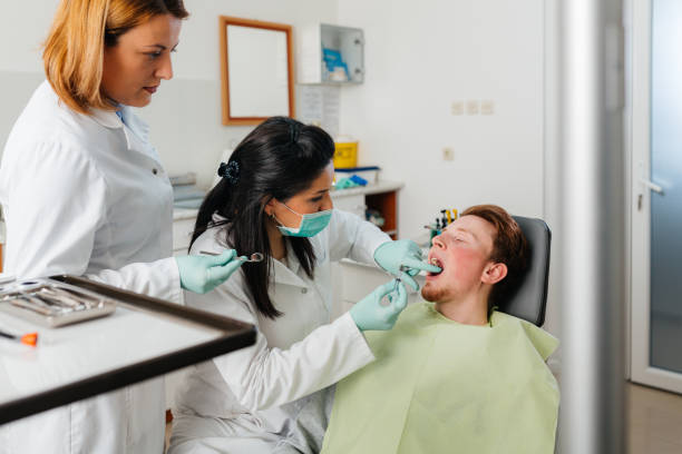 Best Emergency Tooth Extraction in Two Rivers, WI